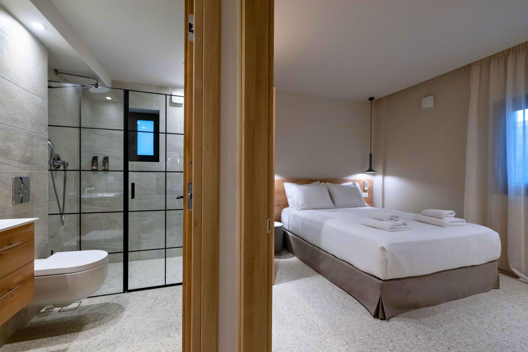 Asklipiou Cube - Kalamata Mediterranean Suites Exterior photo